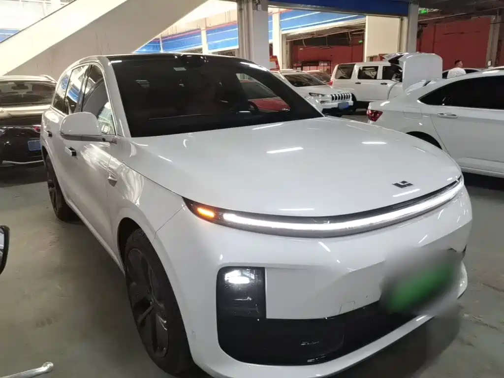 Li Auto Li L6 2025