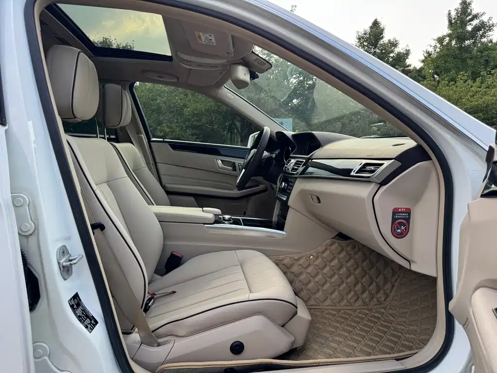 Mercedes-Benz E-Class 2015 — фото 17