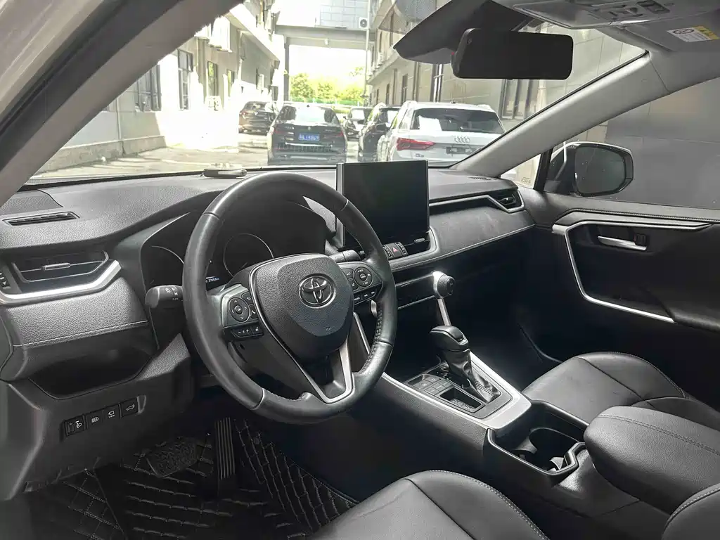 Toyota Wildlander 2023 — фото 13