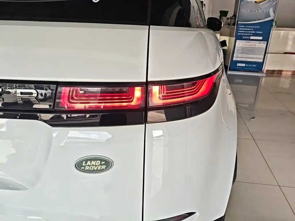 Land Rover Range Rover Evoque 2022 — фото 8