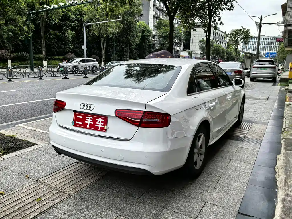 Audi A4L 2014