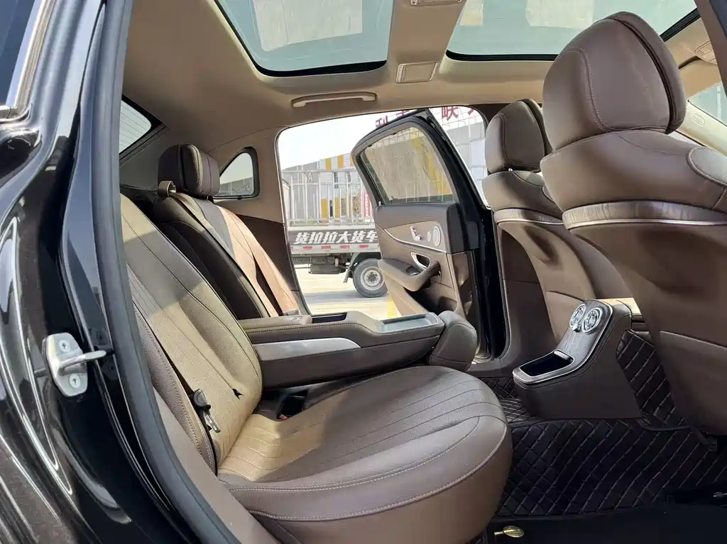 Mercedes-Benz E-Class 2022 — фото 23
