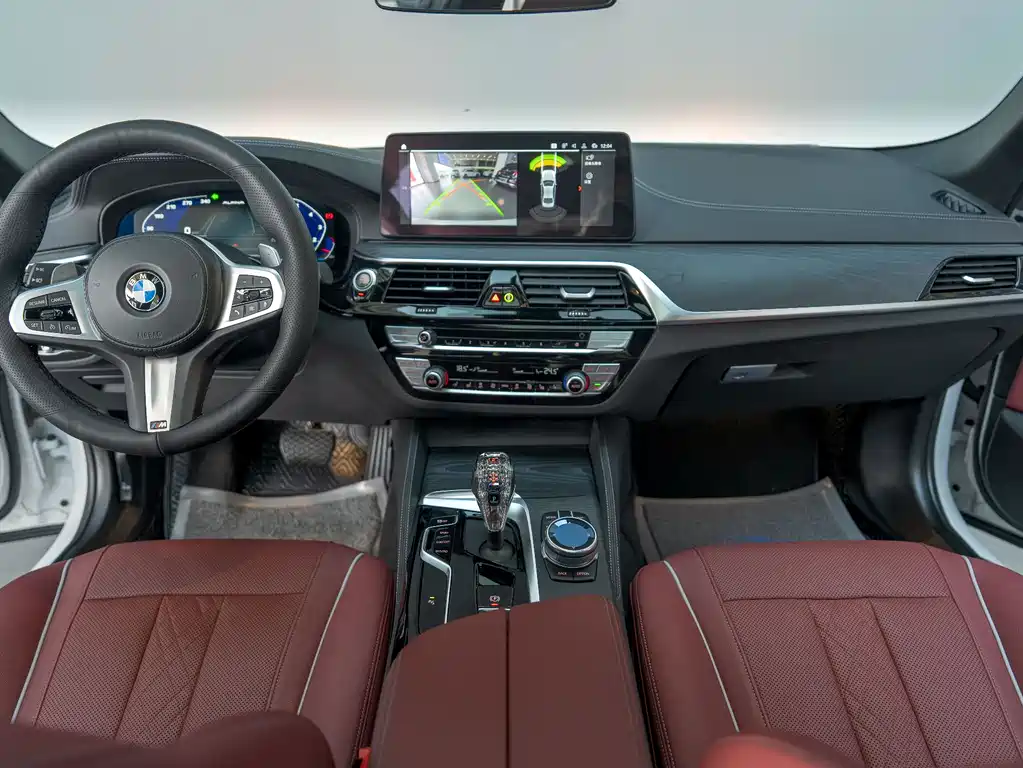 BMW 5 Series 2021 — фото 12