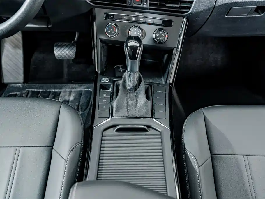 Volkswagen Passat 2025 — фото 12