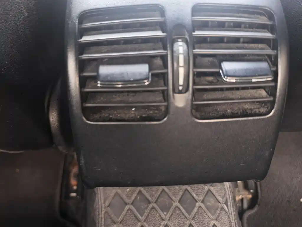 Mercedes-Benz C-Class 2010 — фото 16