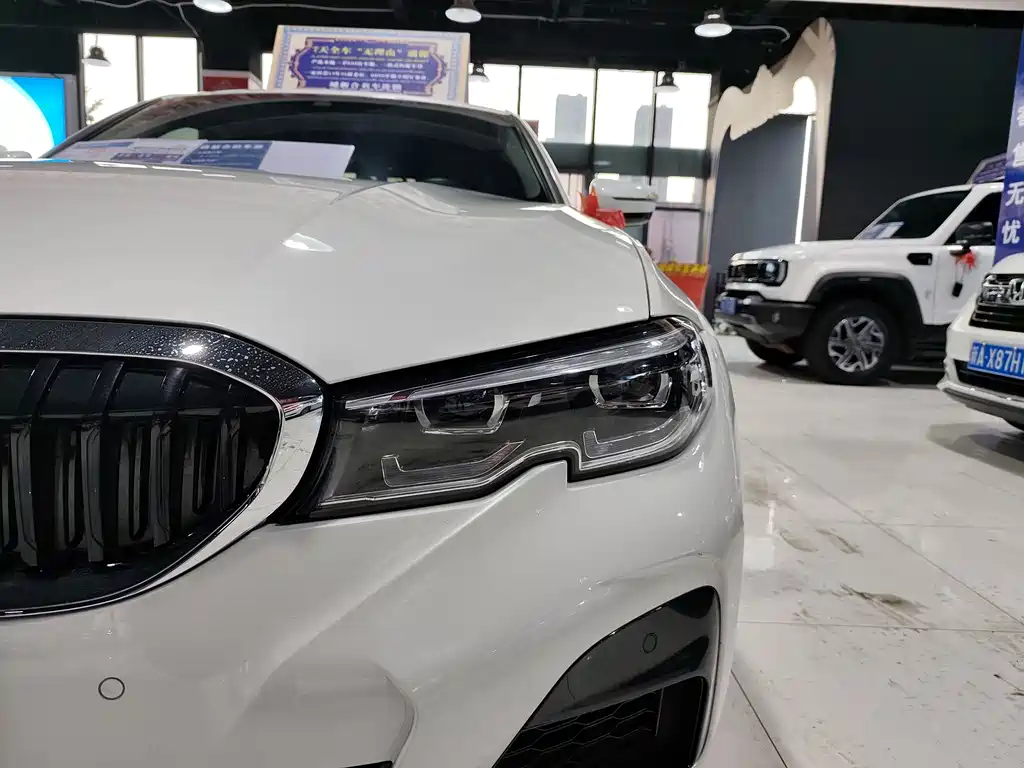 BMW 3 Series 2023 — фото 15