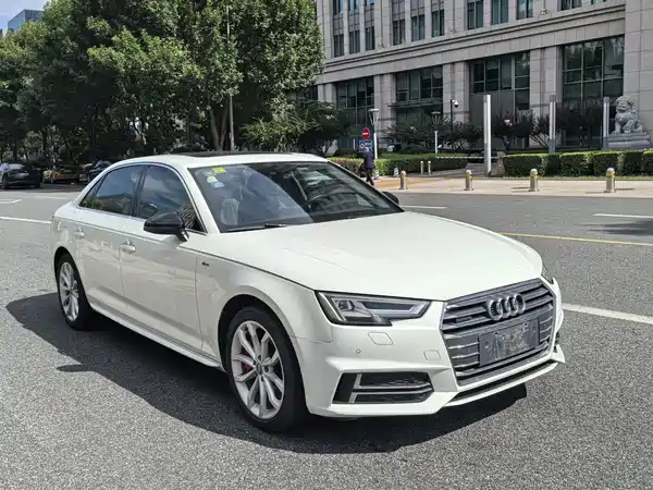 Audi A4L 2018