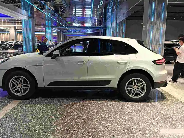 Porsche Macan 2021 — фото 5