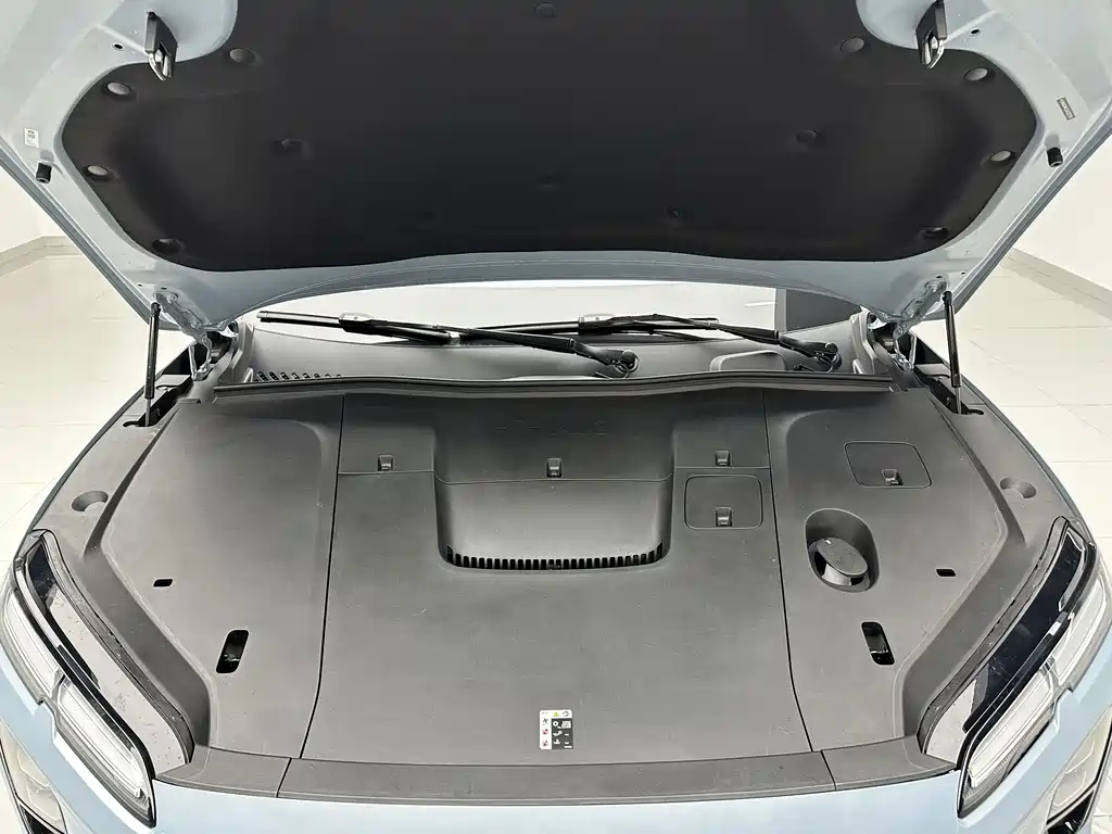 NIO EC6 2025 — фото 16