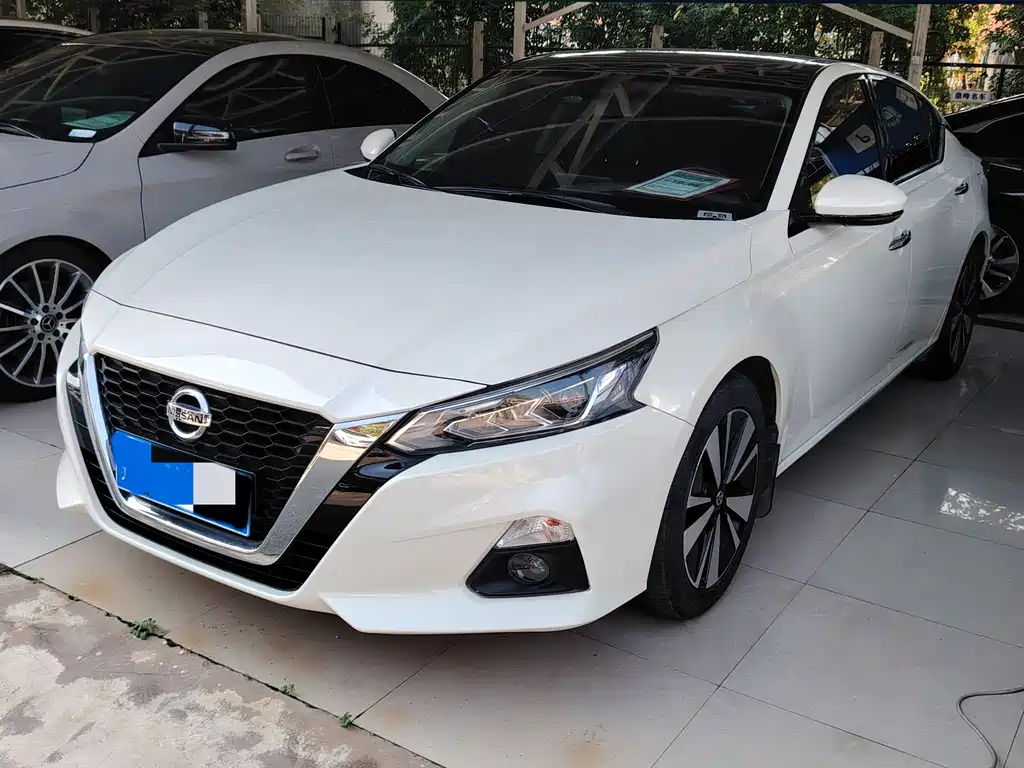 Nissan Teana 2022 — фото 1