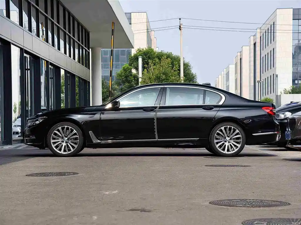 BMW 7 Series 2018 — фото 4