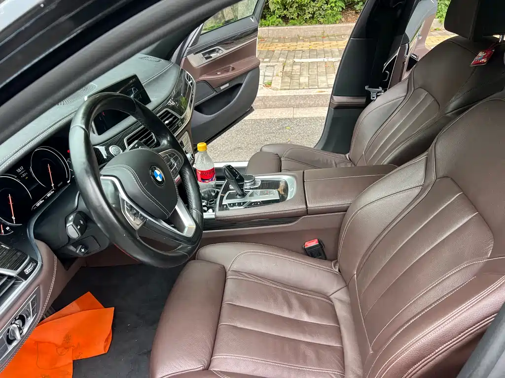 BMW 7 Series 2017 — фото 23