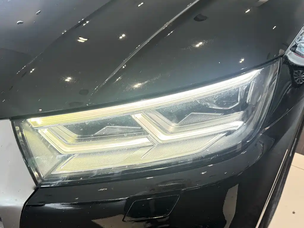 Audi Q5L 2020 — фото 15