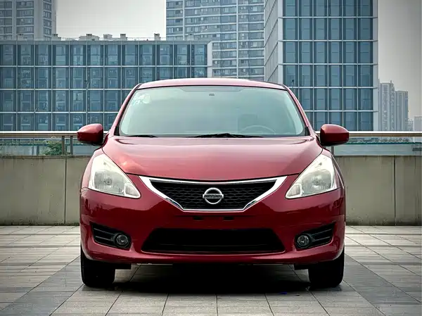 Nissan Tiida 2014