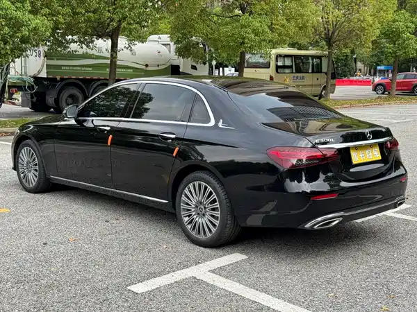 Mercedes-Benz E-Class 2022