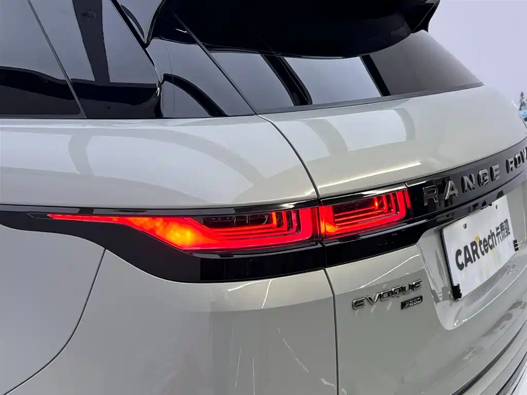 Land Rover Evoque 2024 — фото 11