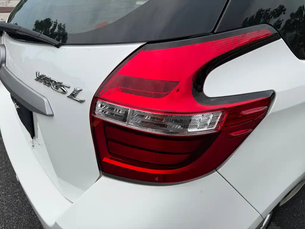 Toyota Yaris L 2019 — фото 13