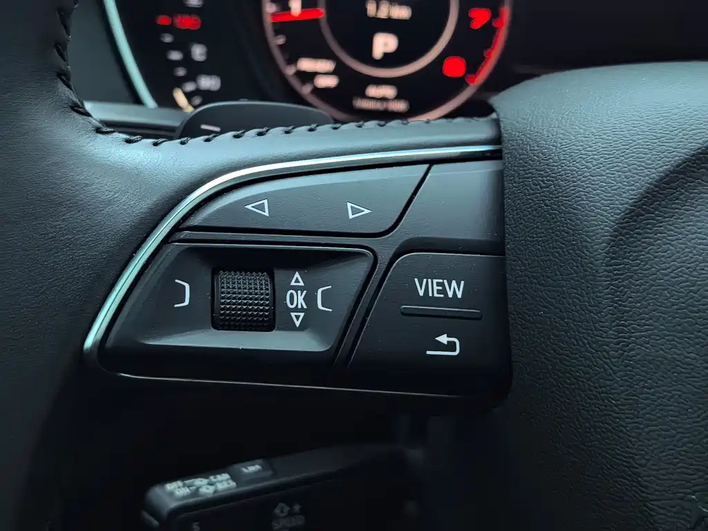 Audi Q5L 2020 — фото 25