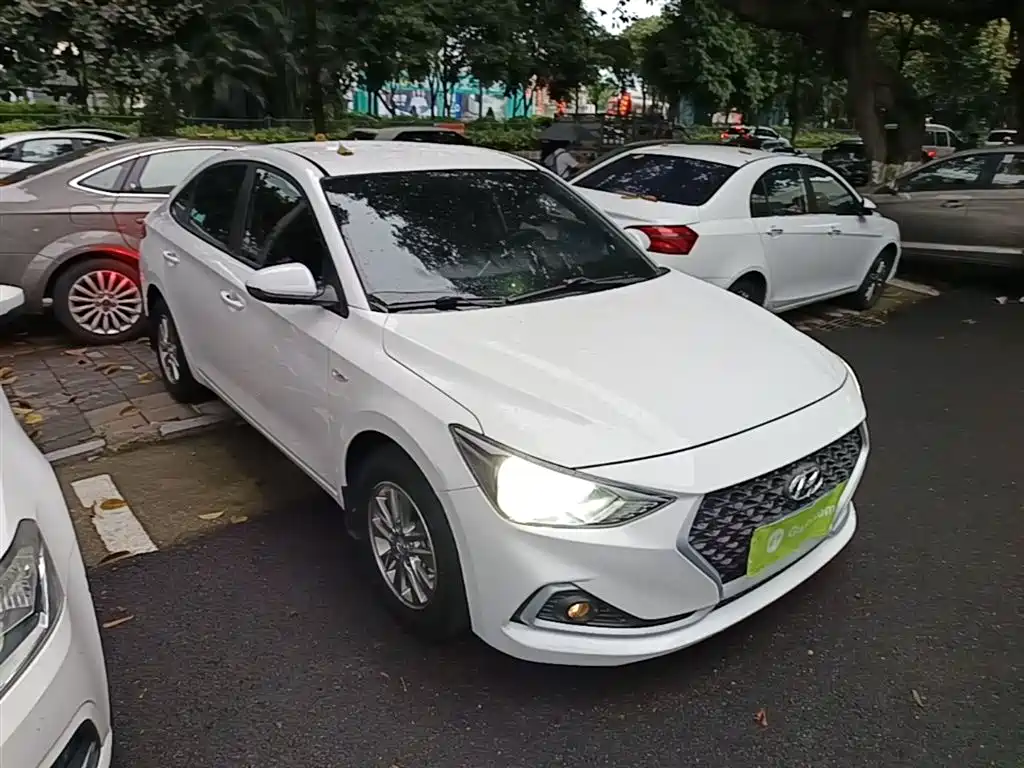 Hyundai Elantra 2019 — фото 4