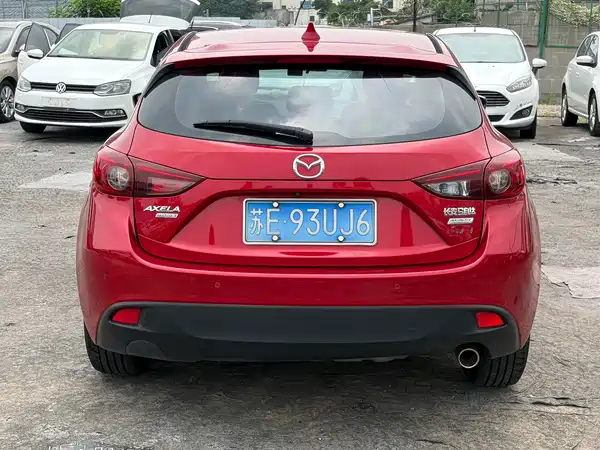 Mazda 3 Axela 2016