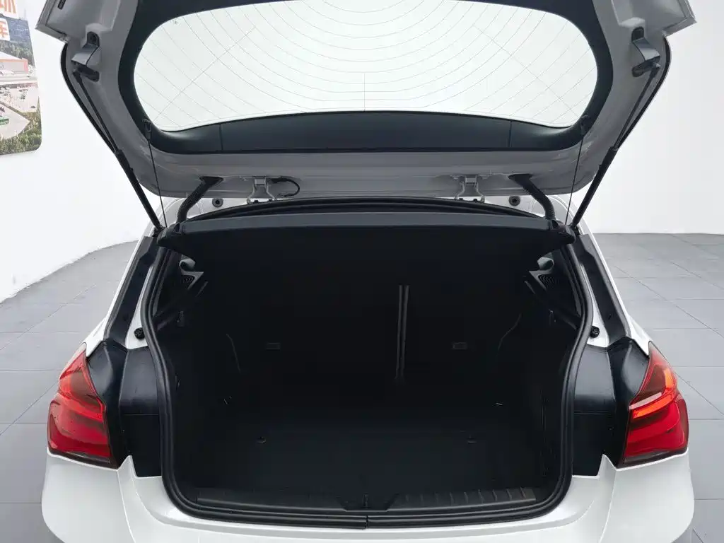 BMW 1 Series 2016 — фото 16