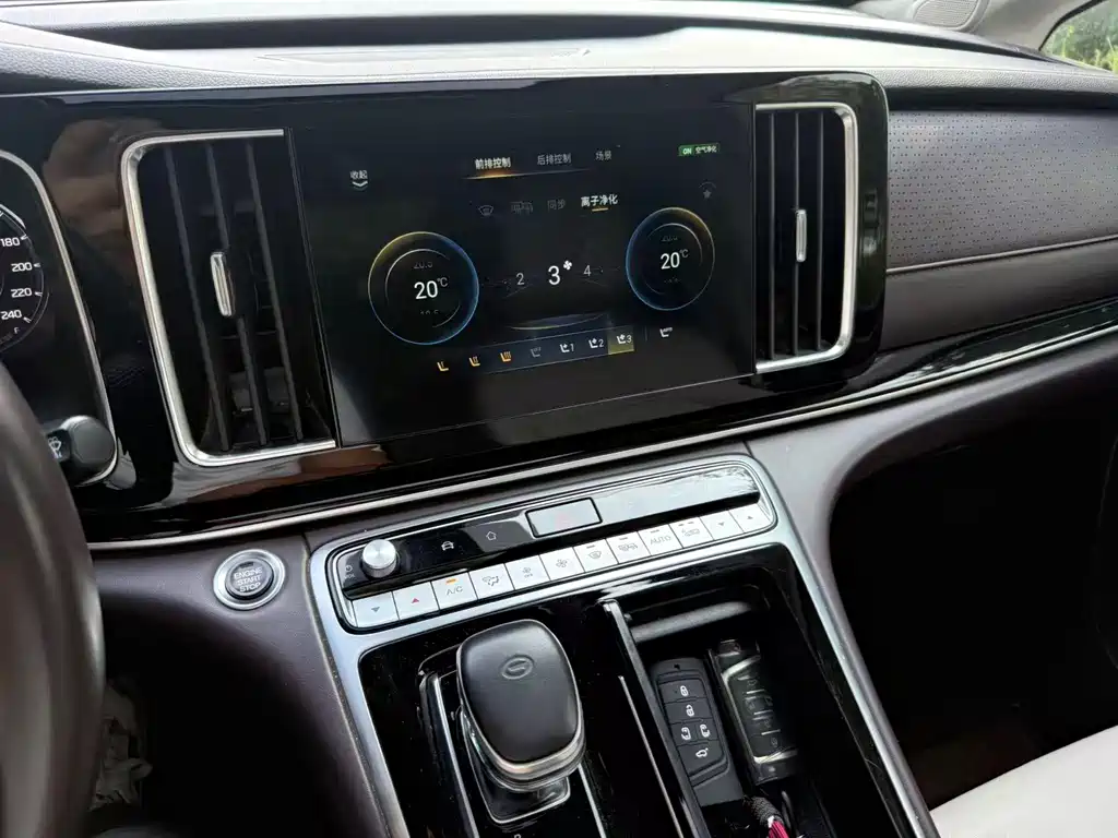 GAC Trumpchi M8 2021 — фото 17