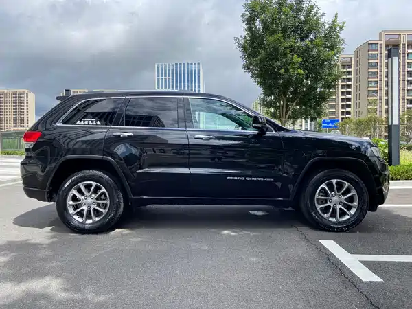 Jeep Grand Cherokee 2016