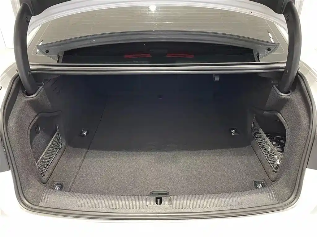 Audi A4L 2020