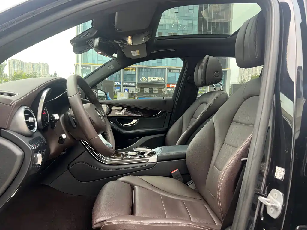 Mercedes-Benz GLC 2018 — фото 13