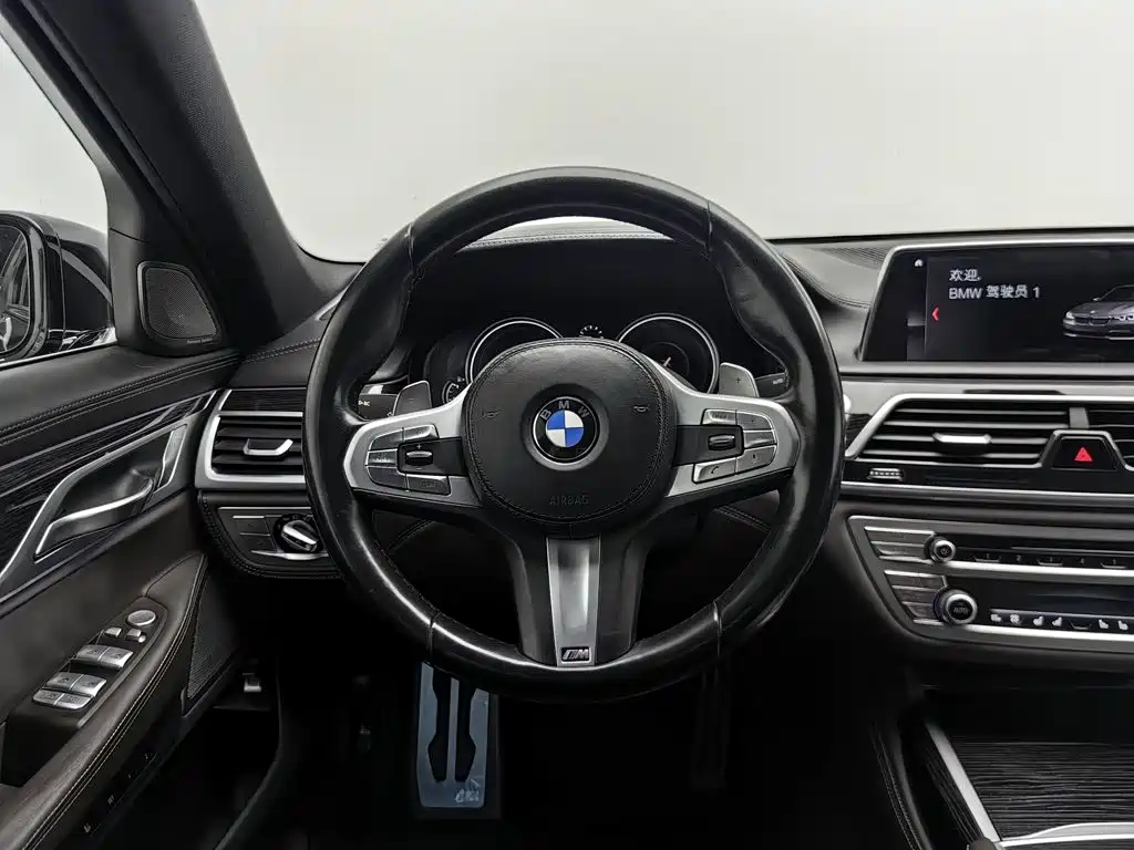 BMW 7 Series 2018 — фото 11