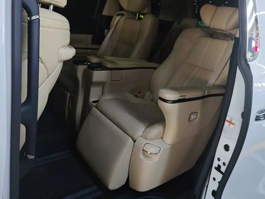 Toyota Vellfire 2020 — фото 11