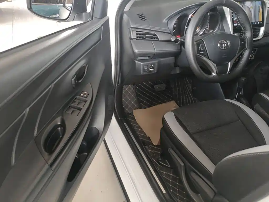 Toyota Yaris L 2021 — фото 16