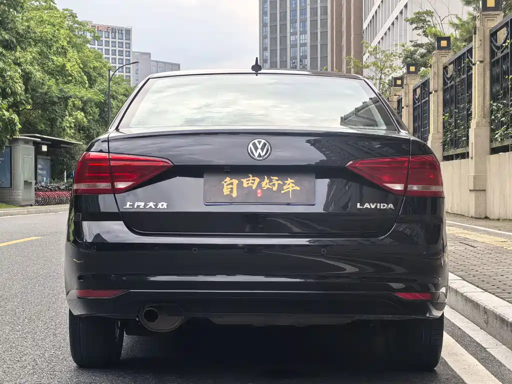 Volkswagen Lavida 2018 — фото 19