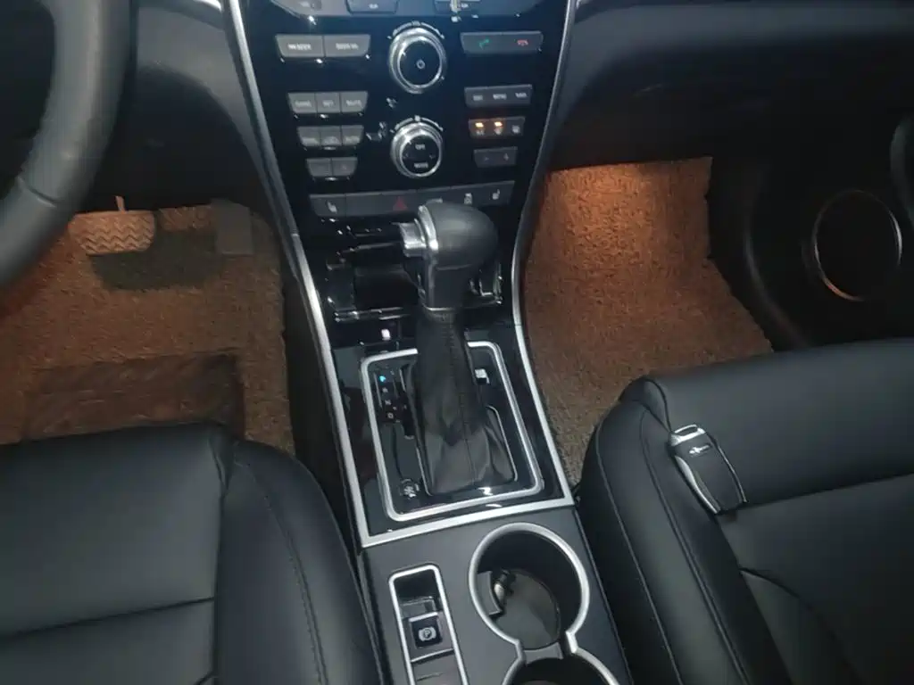 Haval H2 2015 — фото 14