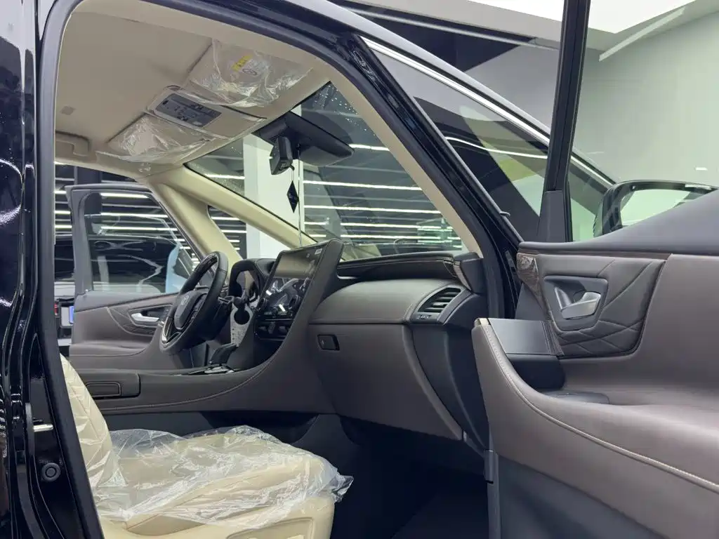 Toyota Alphard 2024 — фото 10