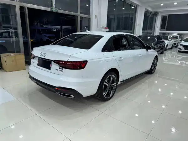Audi A4L 2023