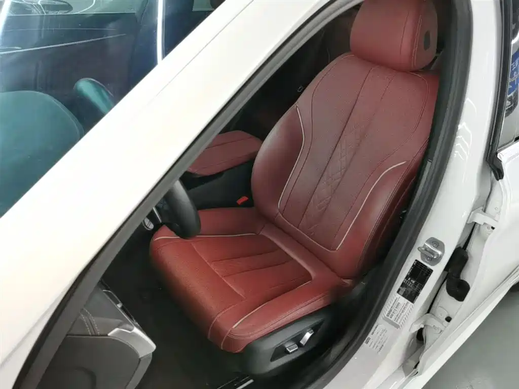 BMW 5 Series 2021 — фото 14