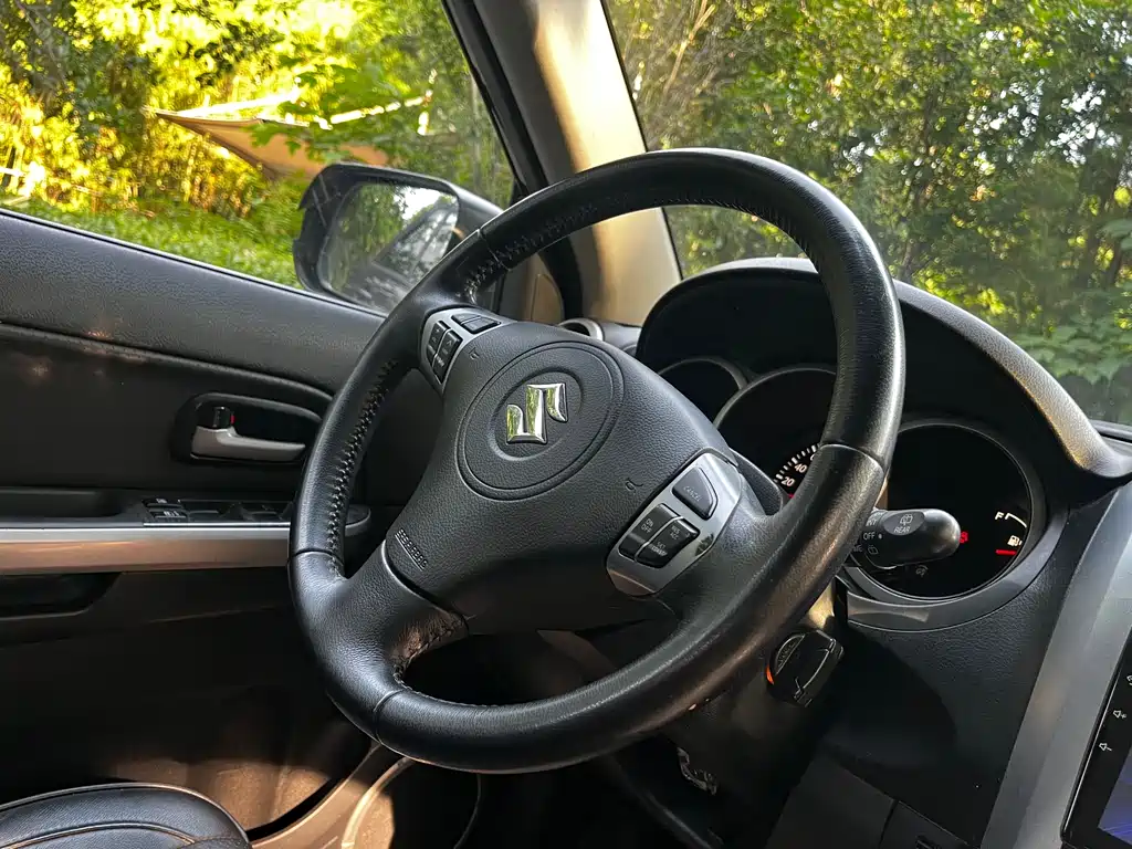 Suzuki Grand Vitara 2016 — фото 14