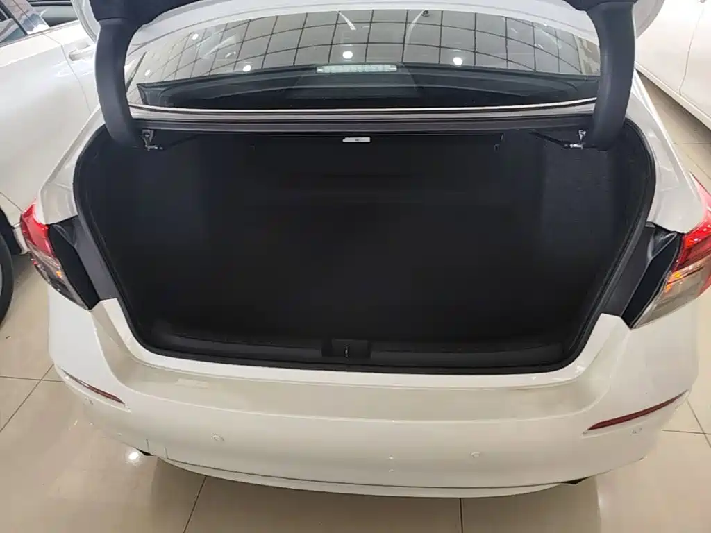 Honda Civic 2023 — фото 19