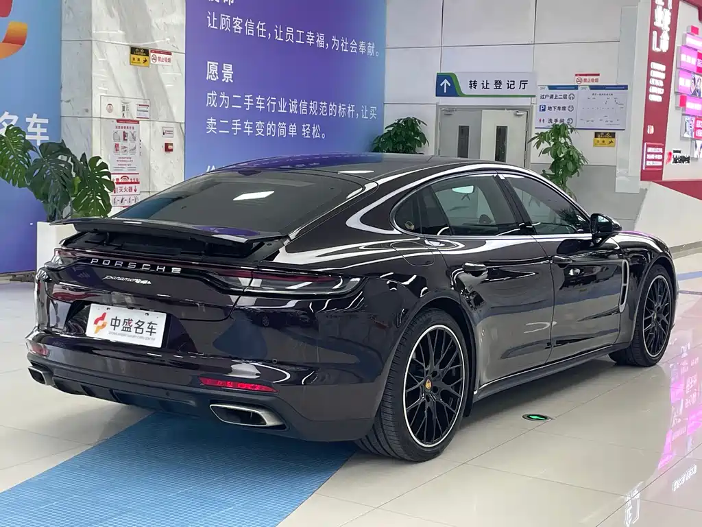 Porsche Panamera 2022