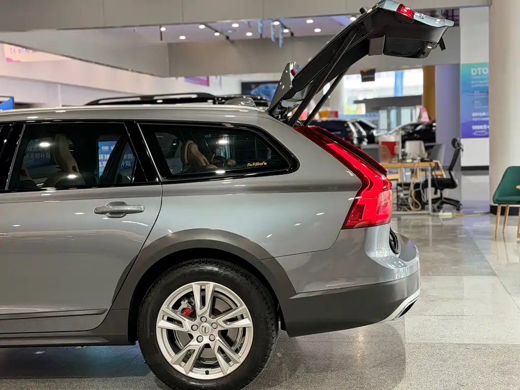 Volvo V90 2019 — фото 17