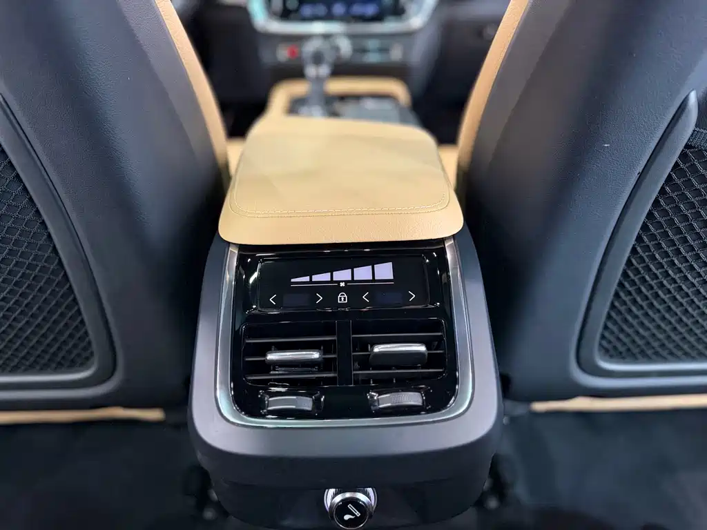 Volvo V90 2019 — фото 16