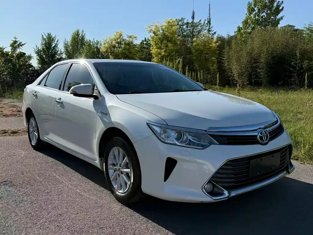 Toyota Camry 2016 — фото 3