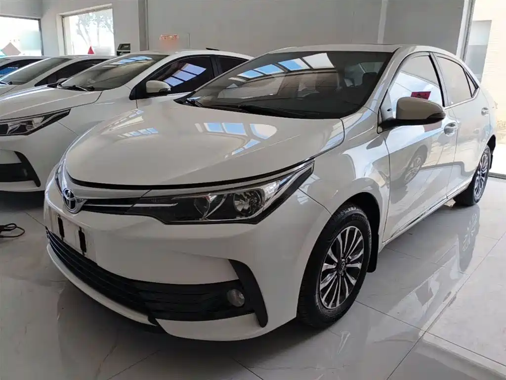 Toyota Corolla 2019 — фото 1