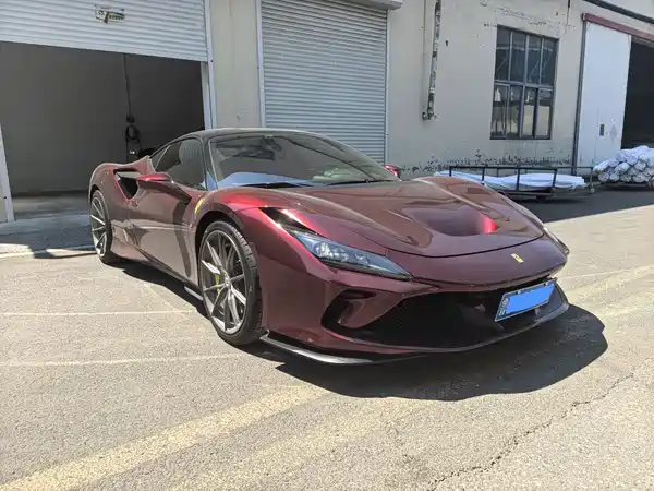 Ferrari F8 2022