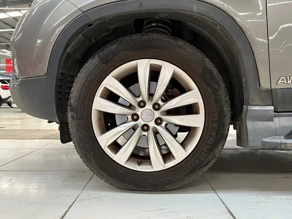 Kia Sorento 2011 — фото 13