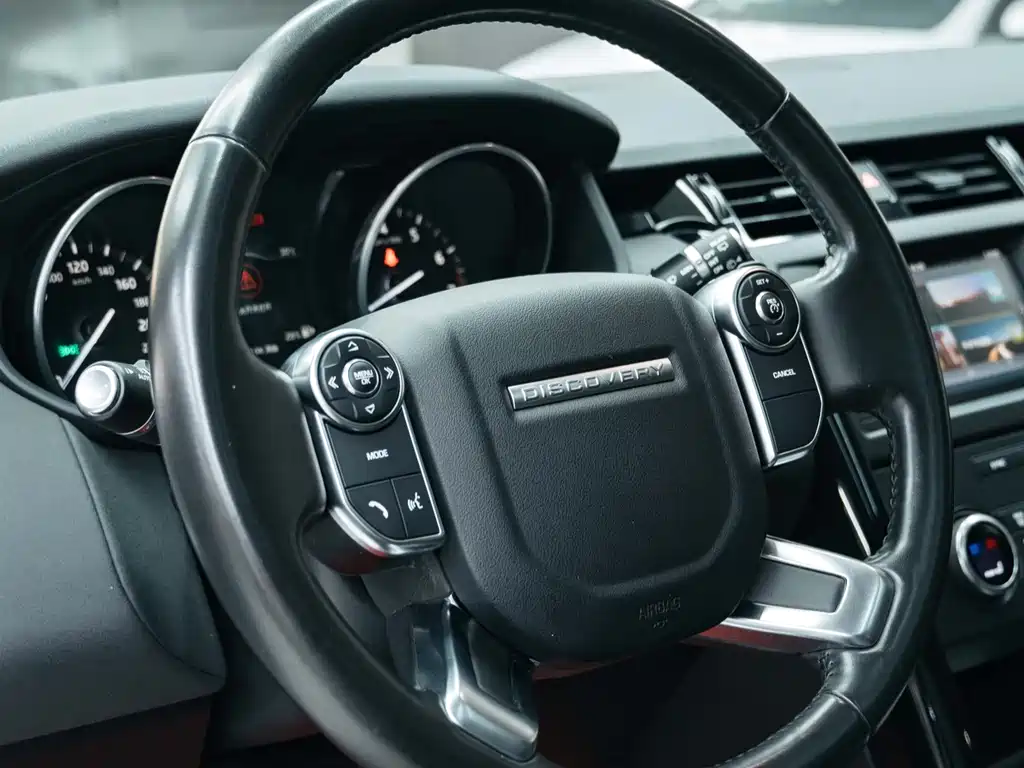 Land Rover Discovery 2019 — фото 16