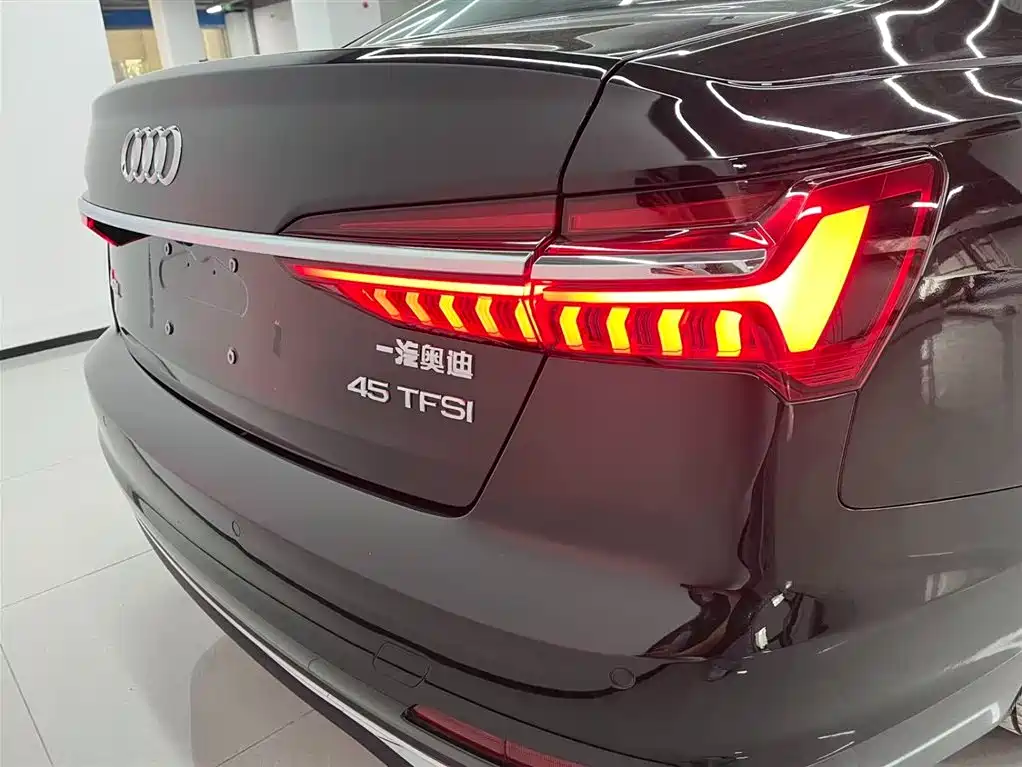 Audi A6L 2024 — фото 13