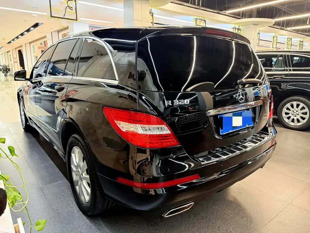 Mercedes-Benz R-Class 2017 — фото 9
