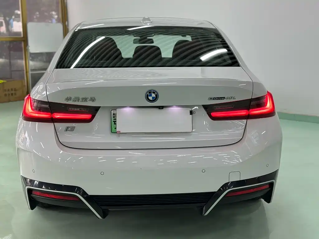 BMW i3 2023